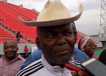 Club president interrupts match in protest against penalty